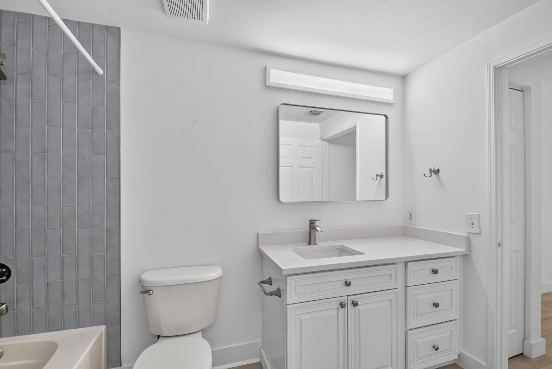 630 S Sapodilla Avenue, Unit 223, West Palm Beach, FL 33401 Photo