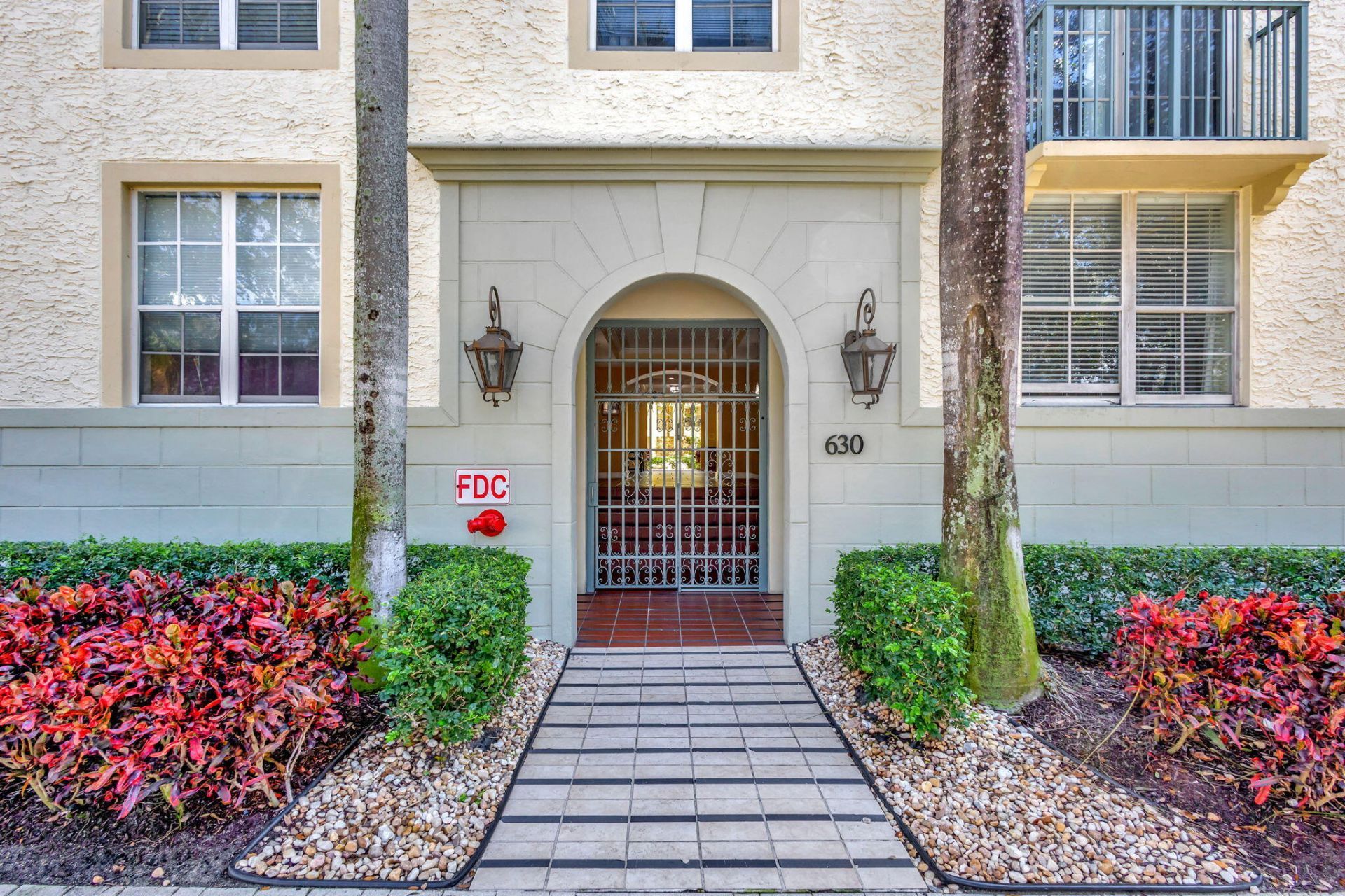 630 S Sapodilla Avenue, Unit 223, West Palm Beach, FL 33401 Photo