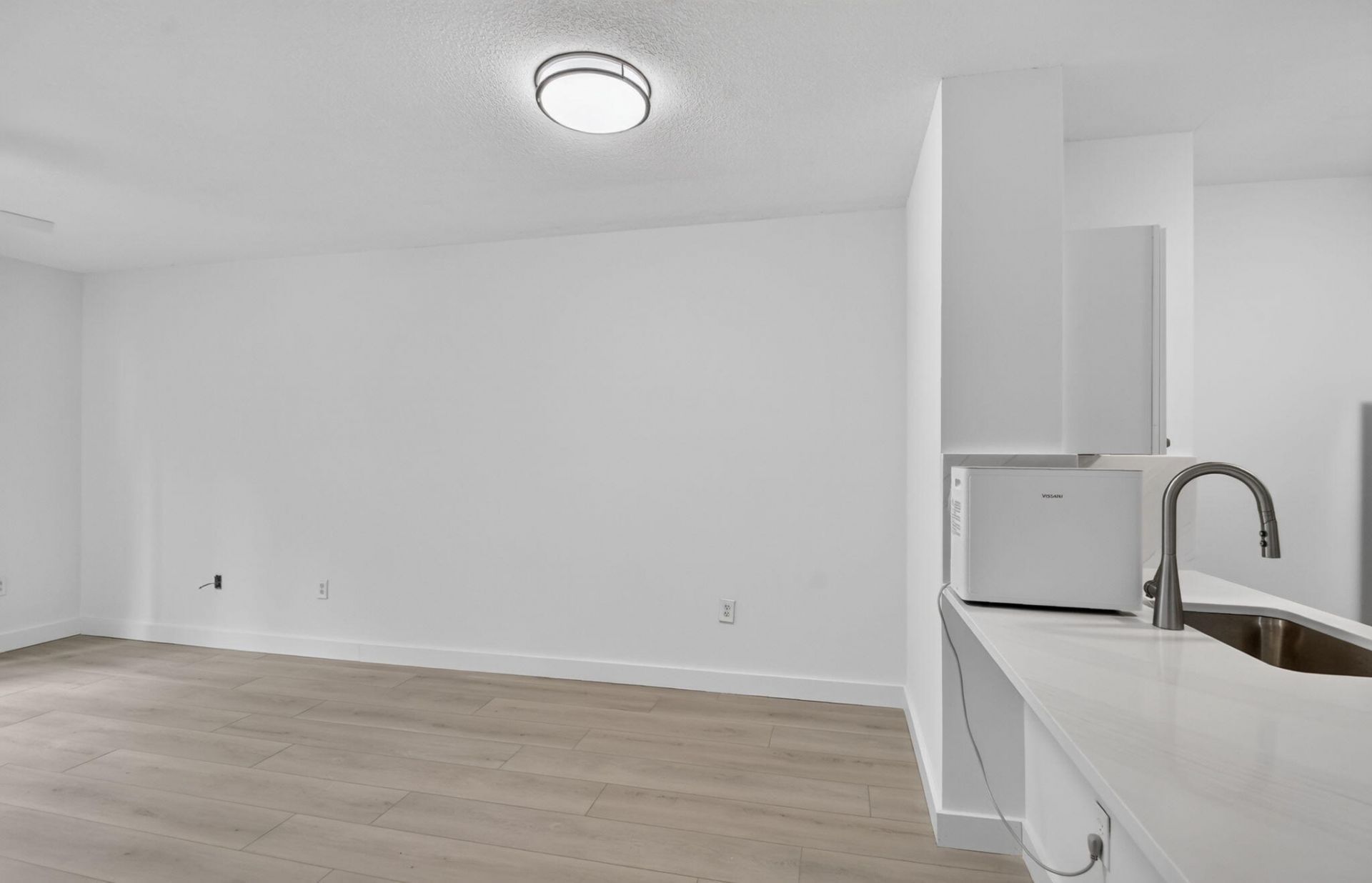630 S Sapodilla Avenue, Unit 223, West Palm Beach, FL 33401 Photo
