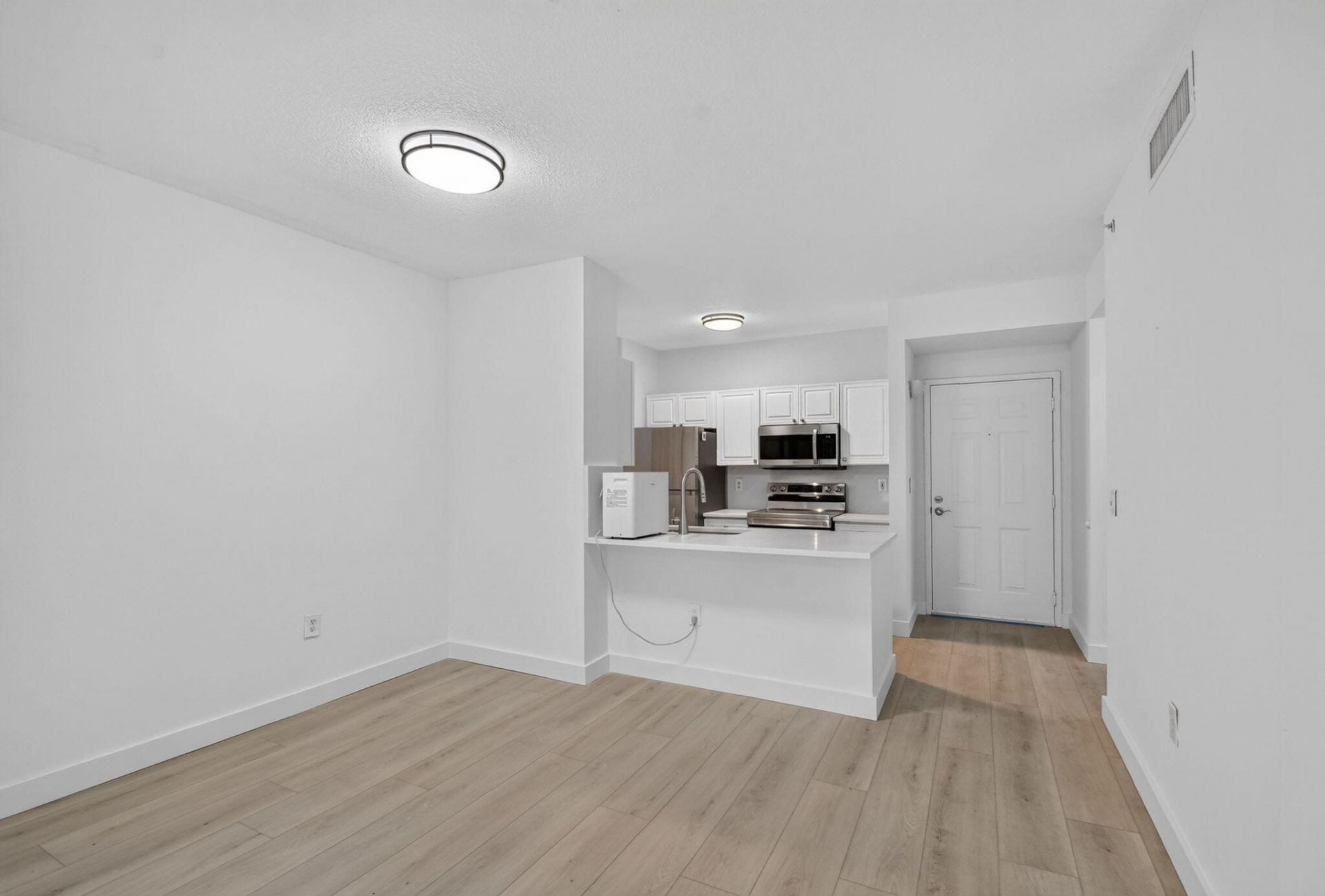 630 S Sapodilla Avenue, Unit 223, West Palm Beach, FL 33401 Photo