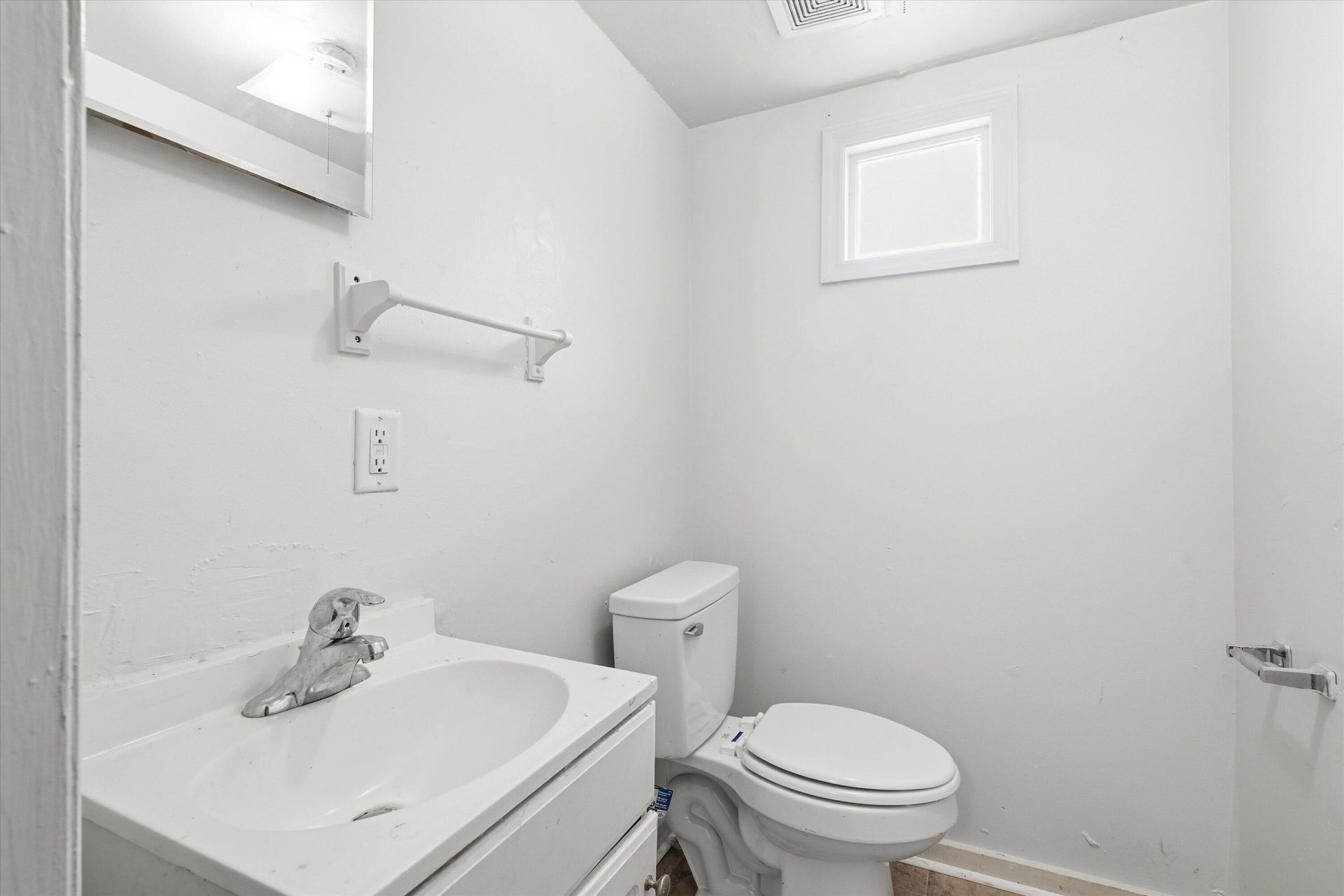 4728 Mixson Avenue Photo 17
