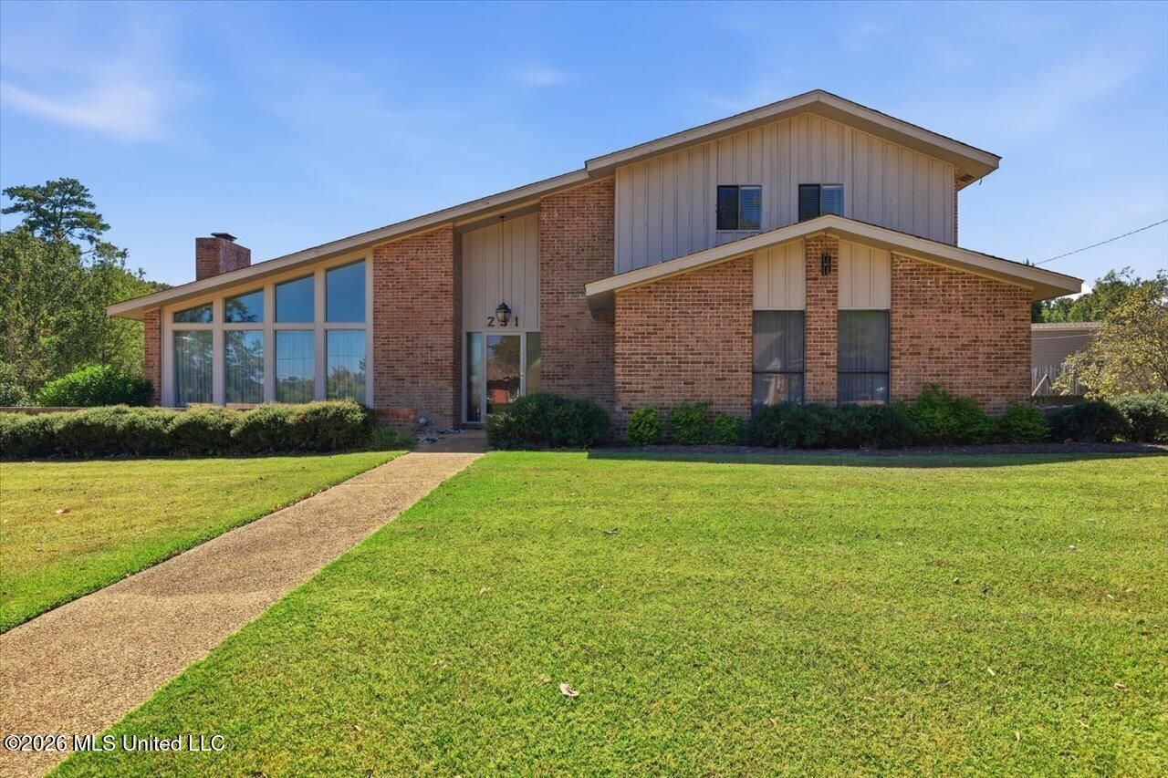 231 Kitchings Drive, Clinton, MS 39056 Main Photo