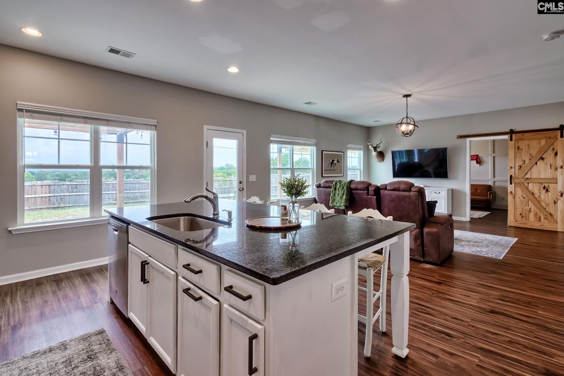 912 Tonsi Drive  Photo 8