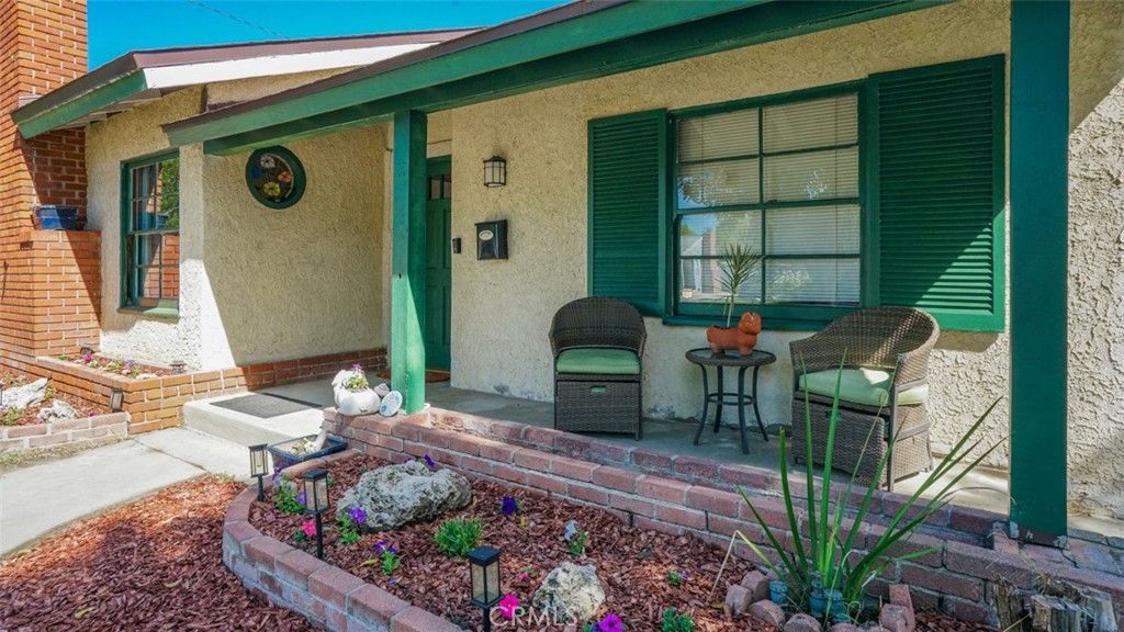 330 S Griffith Park Drive, Burbank, CA 91506 Main Photo