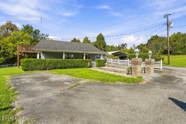 304 Shaddon Rd, Tellico Plains, TN 37385 Main Photo