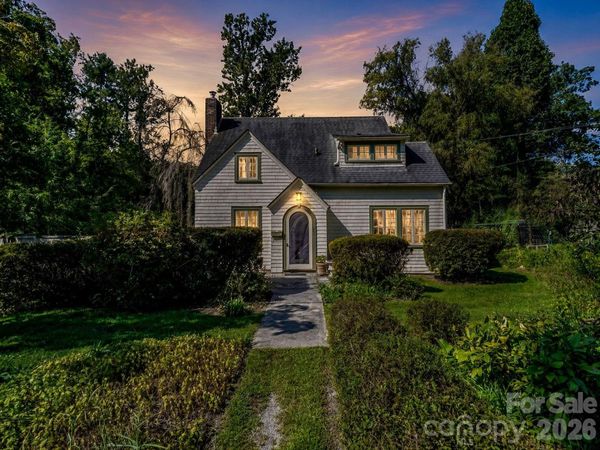 323 Blythe Street, Hendersonville, NC 28739