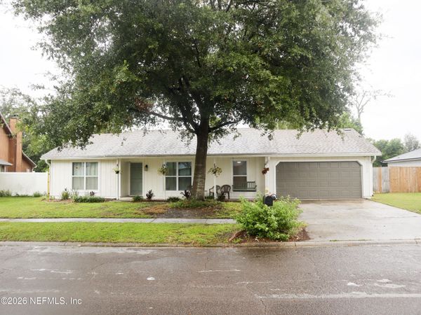 8329 CROSS TIMBERS Drive E, Jacksonville, FL 32244