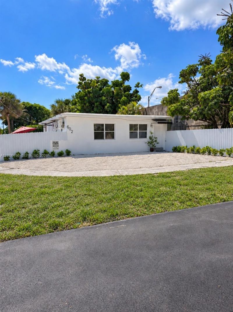 600 NW 116th Ter, Miami, FL 33168 Photo