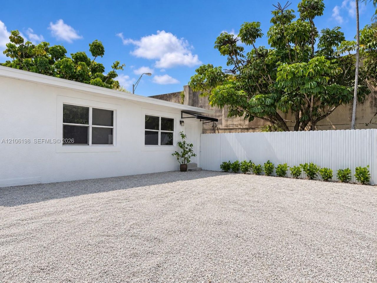 600 NW 116th Ter, Miami, FL 33168 Photo