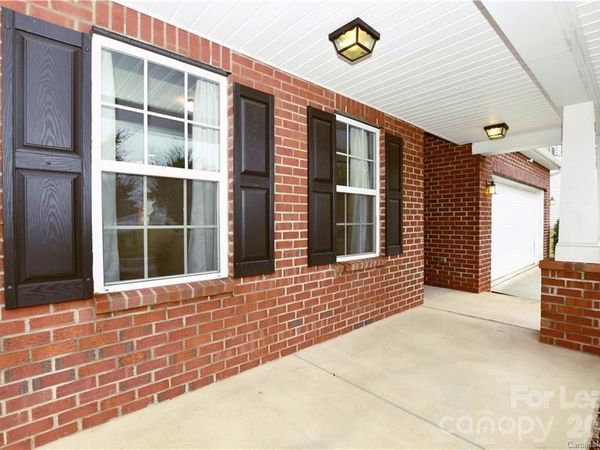 8634 Heartleaf Road , Charlotte, NC 28227