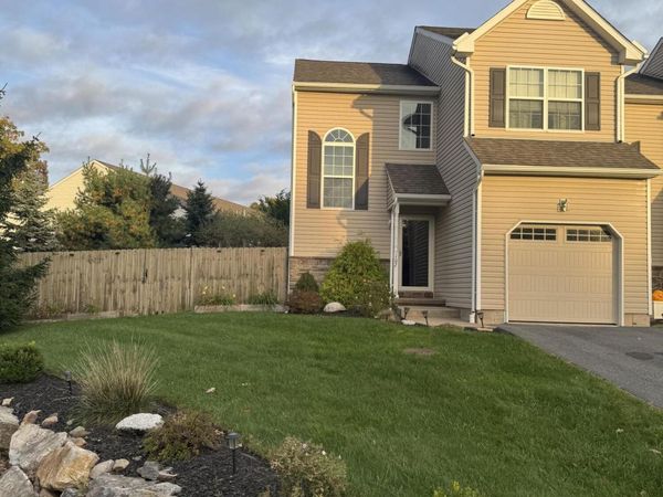 102 Player Ct Drive, Drums, PA 18222