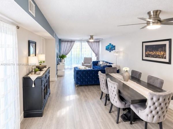 10343 Greenhouse Rd , Pembroke Pines, FL 33026