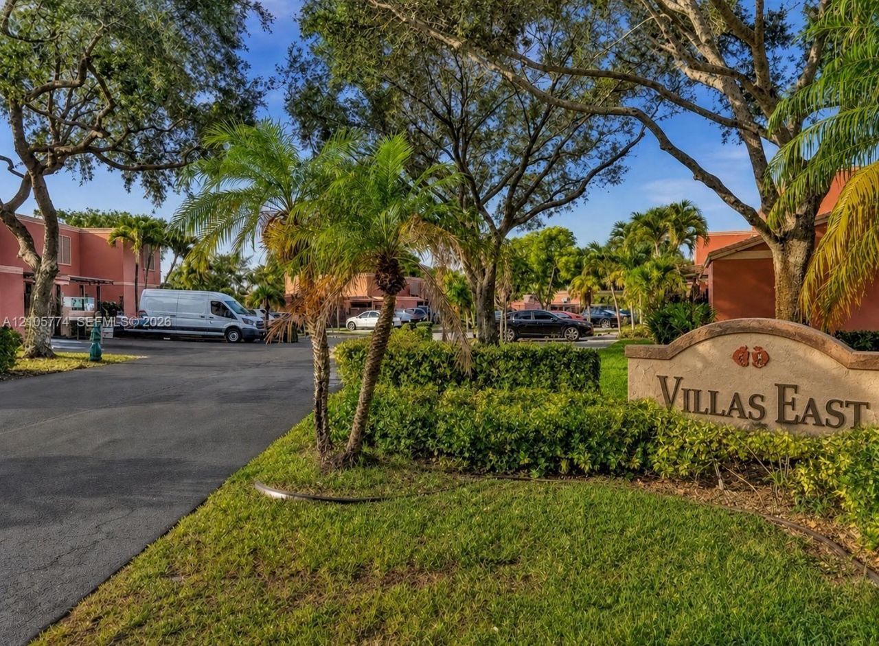 10343 Greenhouse Rd , Pembroke Pines, FL 33026 Photo