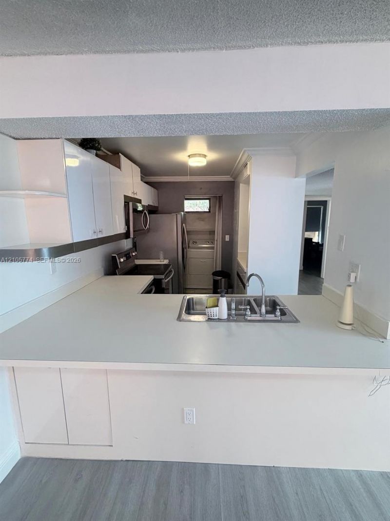 10343 Greenhouse Rd , Pembroke Pines, FL 33026 Photo