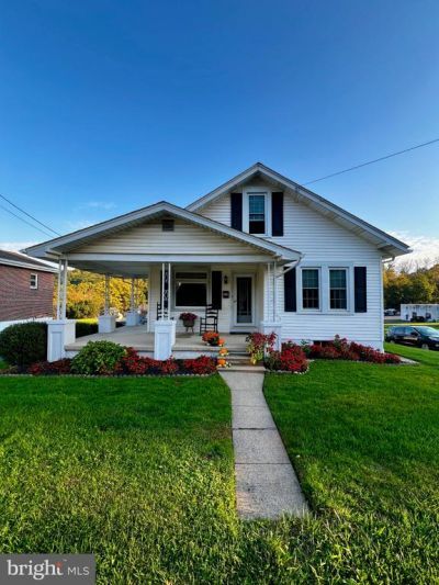 820 S READING AVENUE, BOYERTOWN, PA 19512