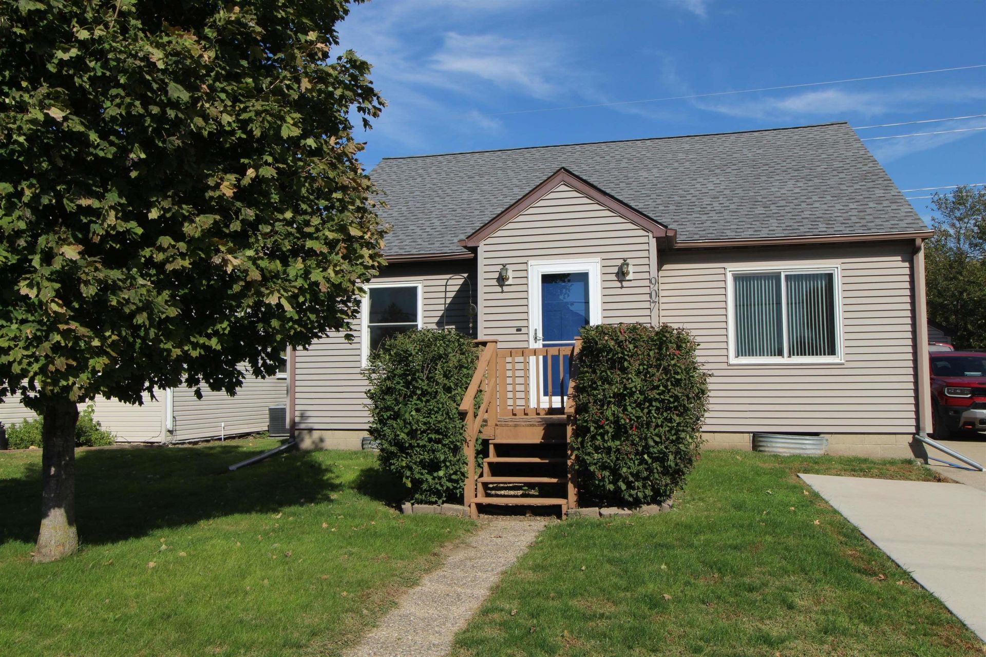 907 Wilson Street, Dysart, IA 52224 Main Photo
