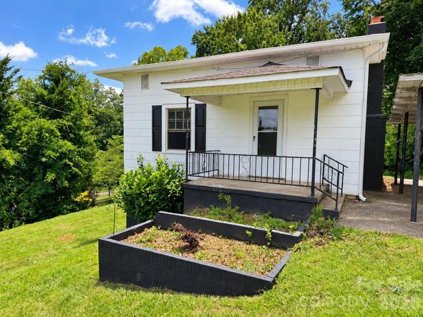 409 W Virginia Avenue , Bessemer City, NC 28016