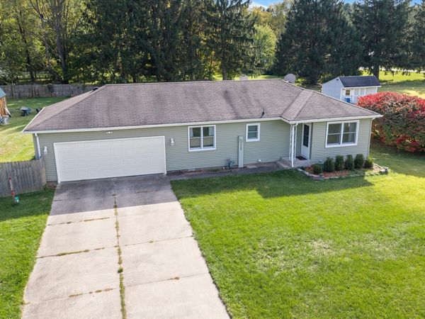 24369 Oak Street, Edwardsburg, MI 49112