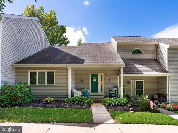 38 LAKEVIEW COURT, Unit 38, DOWNINGTOWN, PA 19335