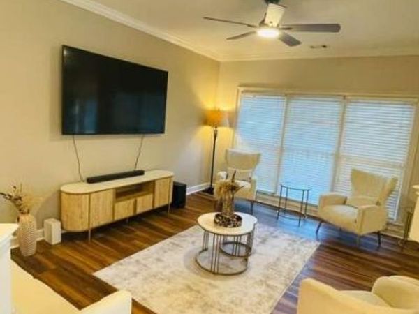 8620 Hope Mews Court, Sandy Springs, GA 30350