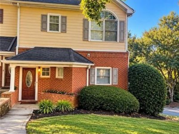 8620 Hope Mews Court, Sandy Springs, GA 30350