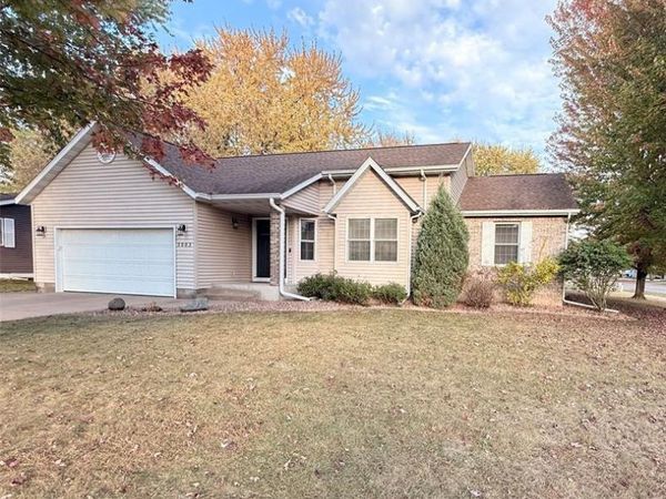 3003 Green View Drive, Eau Claire, WI 54703