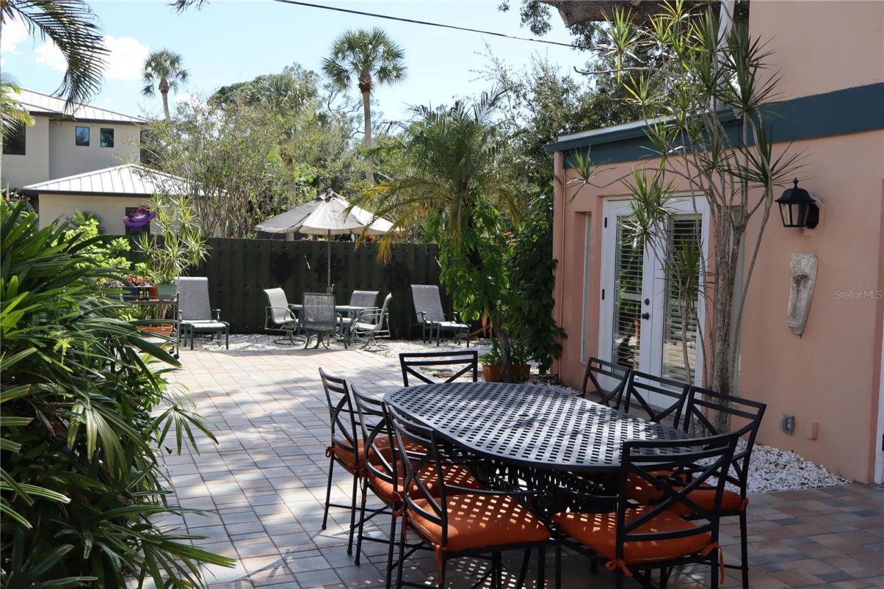 1630 Bonita Lane, Sarasota, FL 34239 Photo