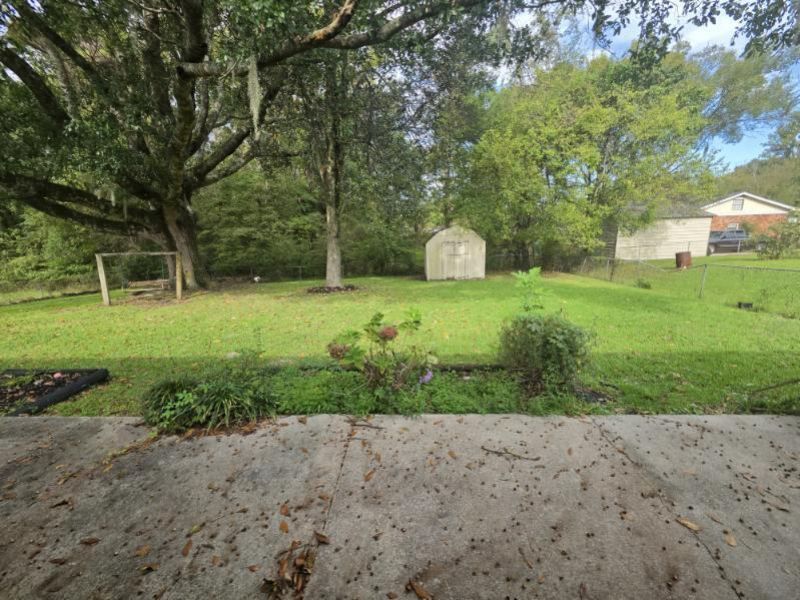 390 Furman Lane Photo 20