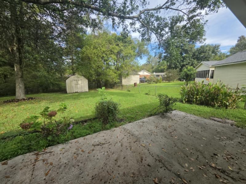 390 Furman Lane Photo 21