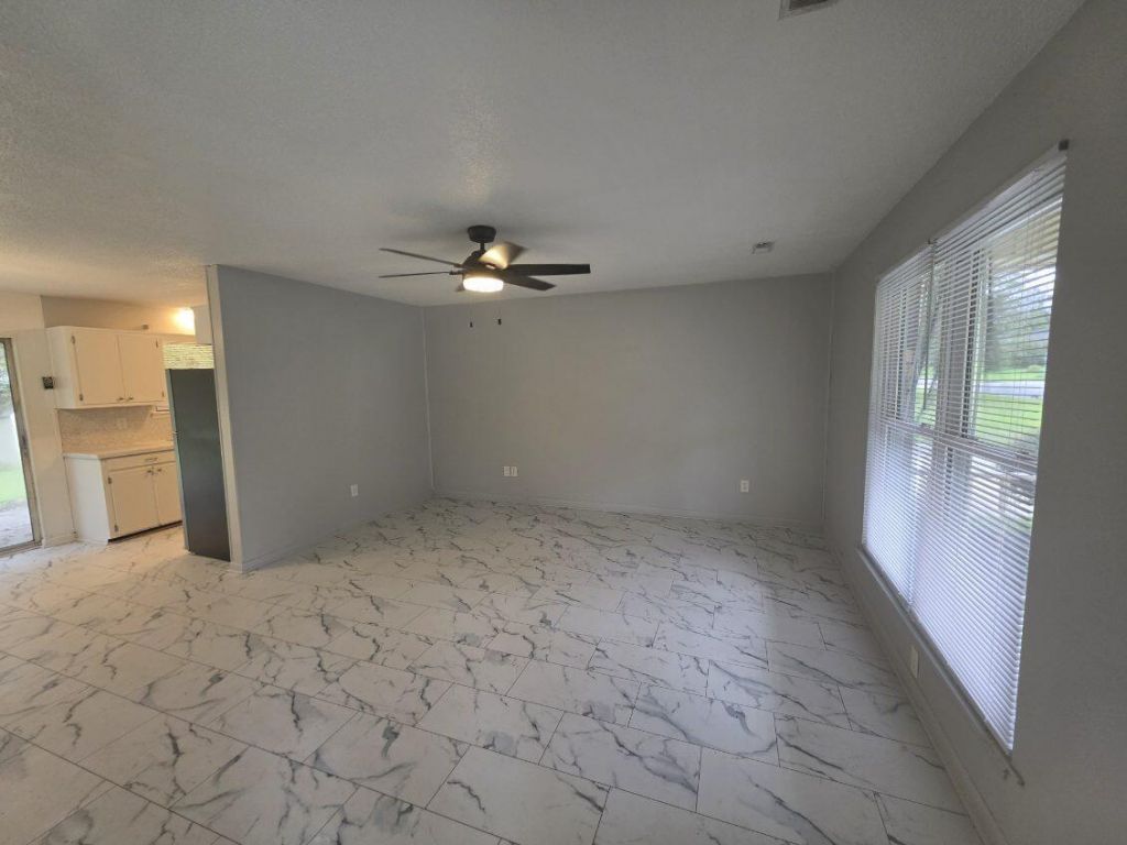 390 Furman Lane Photo 5