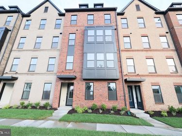 14956 DECO CIRCLE , CHANTILLY, VA 20151