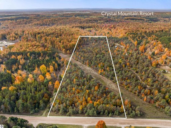 10 Viaduct Road, Copemish, MI 49625