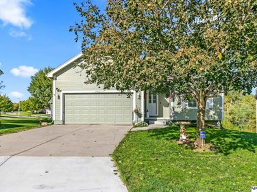 19062 Drexel Circle, Omaha, NE 68135
