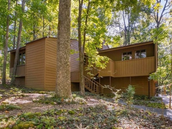 724 Pine Hill Lane , Nashville, TN 37221