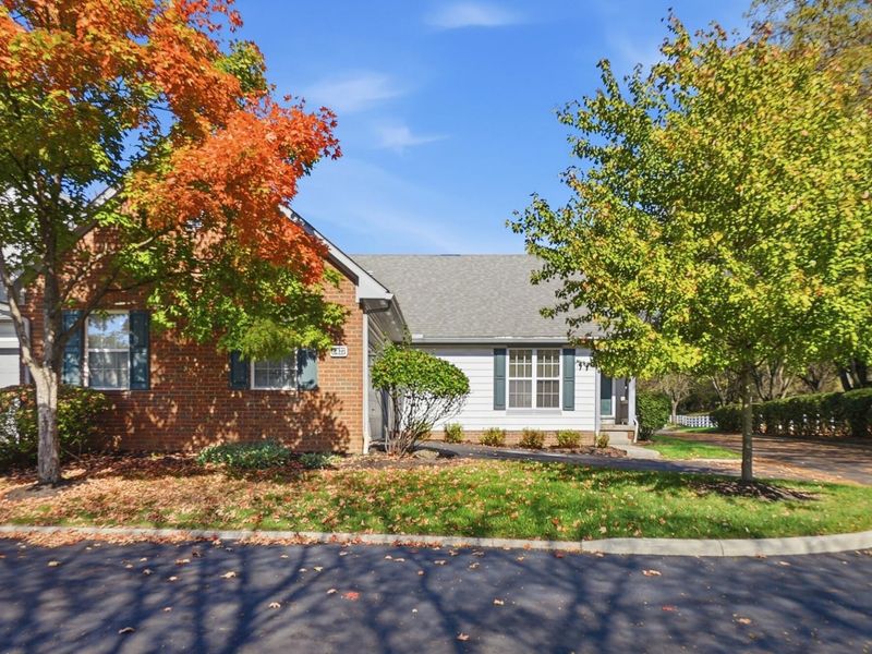 6427 Upper Lake Circle, Westerville, OH 43082 Photo 1