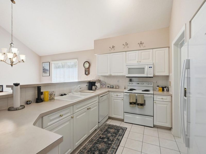 6427 Upper Lake Circle, Westerville, OH 43082 Photo 14