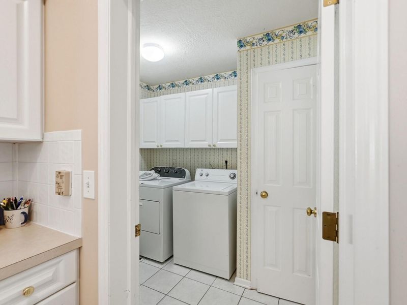 6427 Upper Lake Circle, Westerville, OH 43082 Photo 17