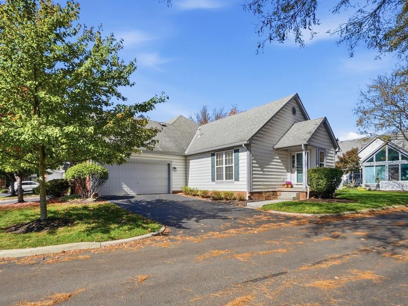 6427 Upper Lake Circle, Westerville, OH 43082 Photo 2