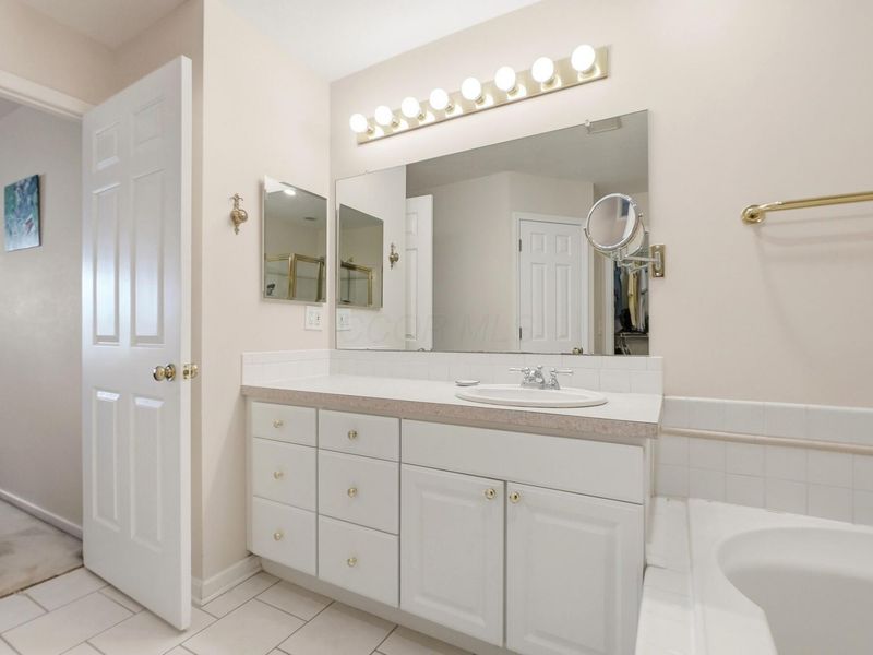 6427 Upper Lake Circle, Westerville, OH 43082 Photo 20
