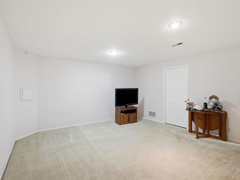 6427 Upper Lake Circle, Westerville, OH 43082 Photo 36