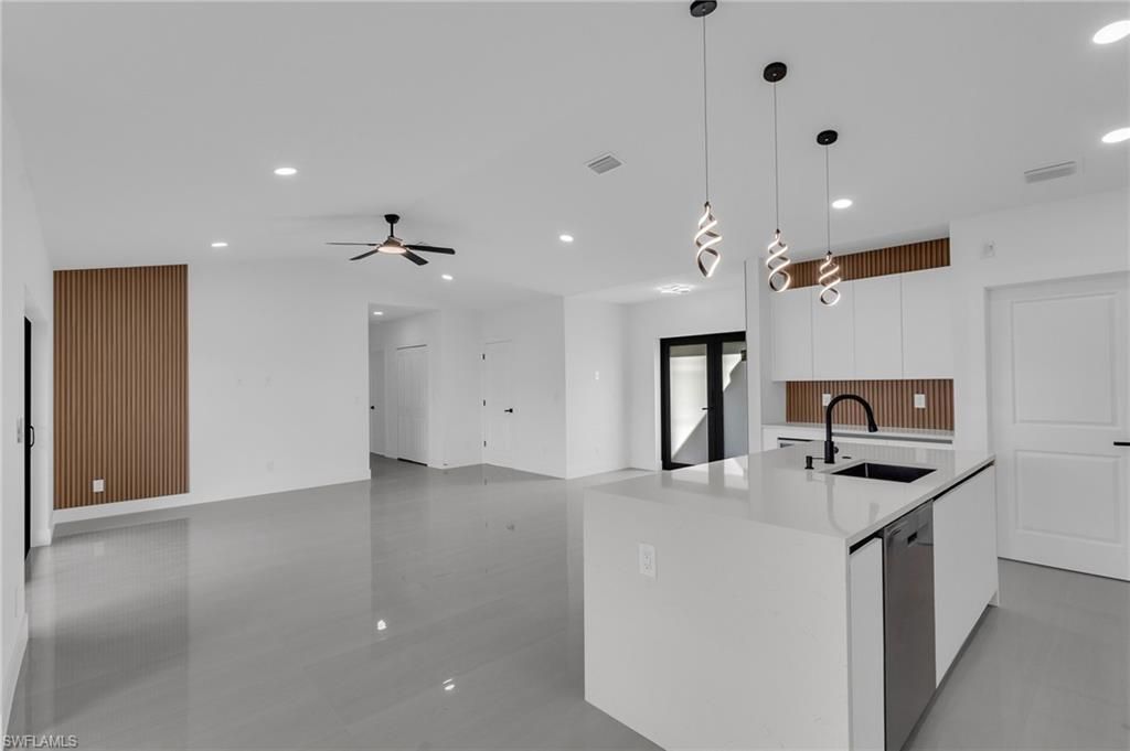 4042 NE 10th Pl, Cape Coral, FL 33909 Photo