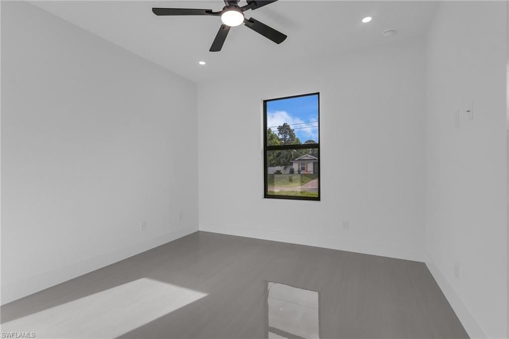 4042 NE 10th Pl, Cape Coral, FL 33909 Photo