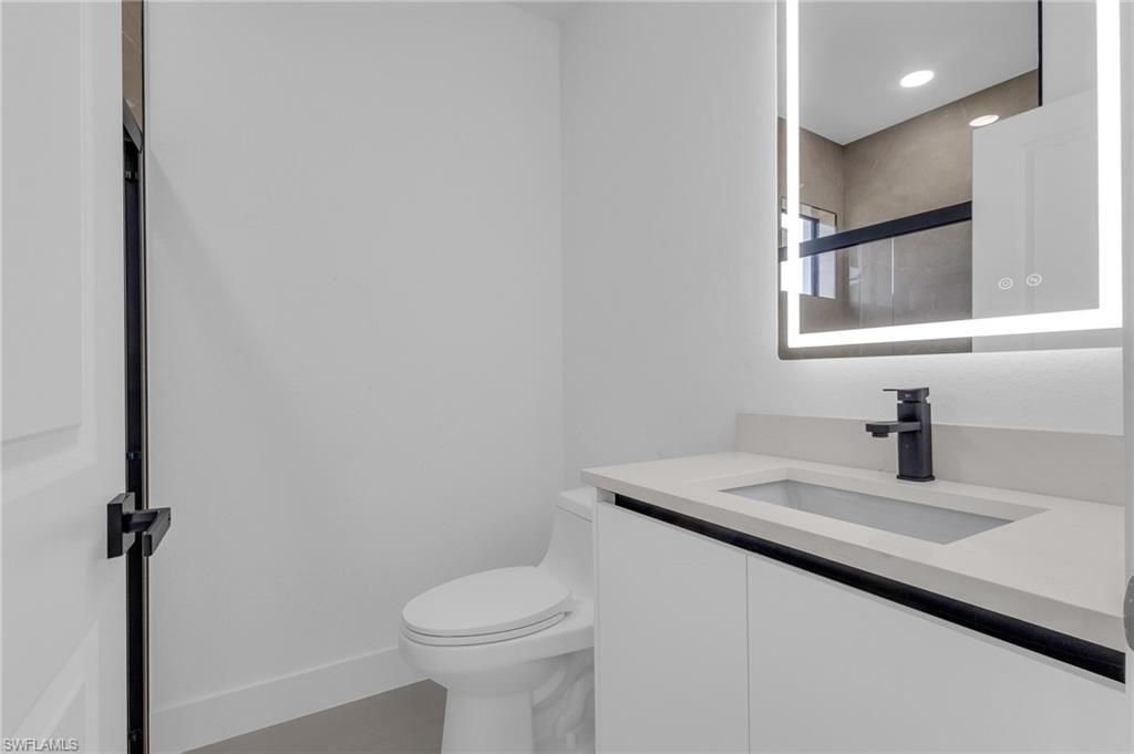 4042 NE 10th Pl, Cape Coral, FL 33909 Photo