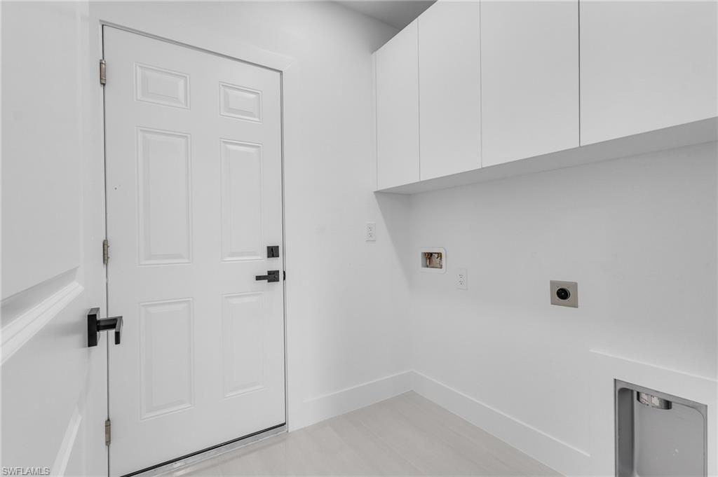 4042 NE 10th Pl, Cape Coral, FL 33909 Photo