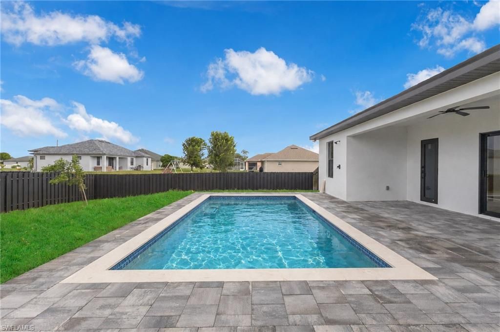 4042 NE 10th Pl, Cape Coral, FL 33909 Photo