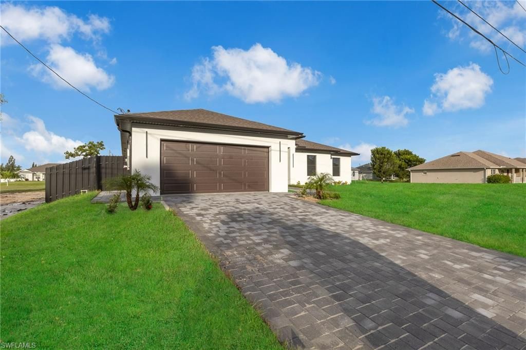 4042 NE 10th Pl, Cape Coral, FL 33909 Photo