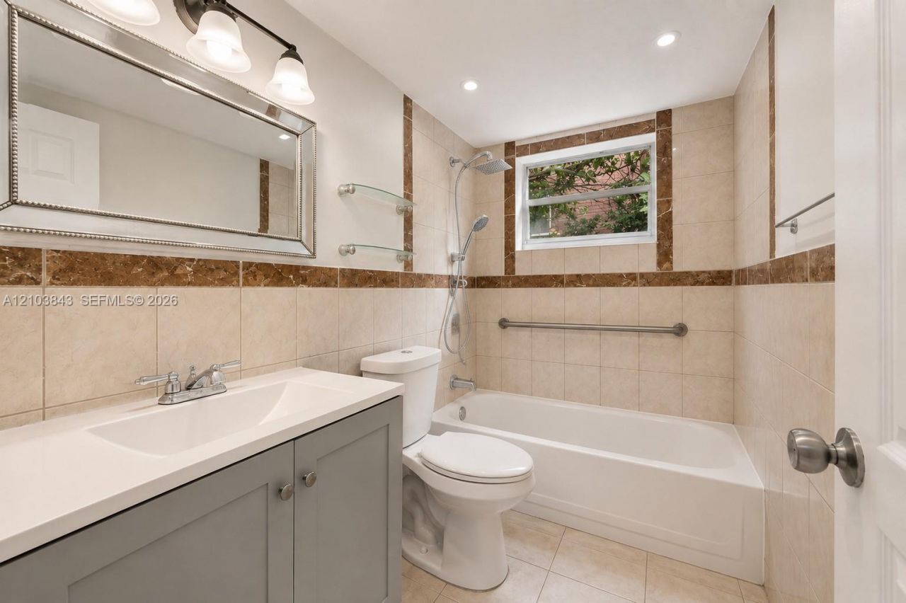 915 Jefferson Ave , Unit 2C, Miami Beach, FL 33139 Photo