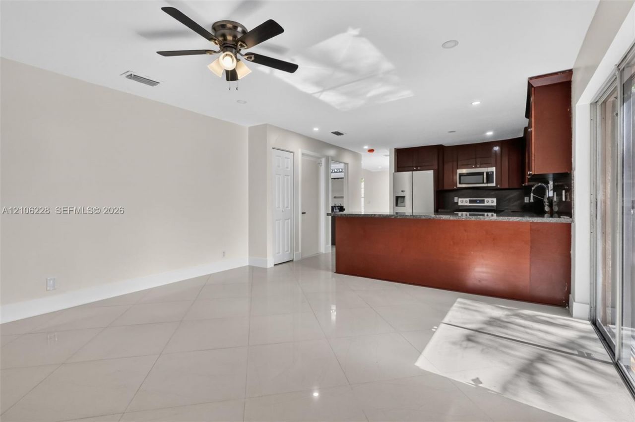 10760 SW 11th Dr , Davie, FL 33324 Photo