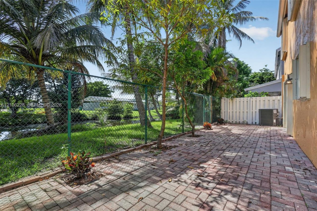 10760 SW 11th Dr , Davie, FL 33324 Photo