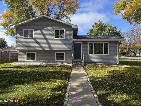 115 17TH STREET NE, Watertown, SD 57201
